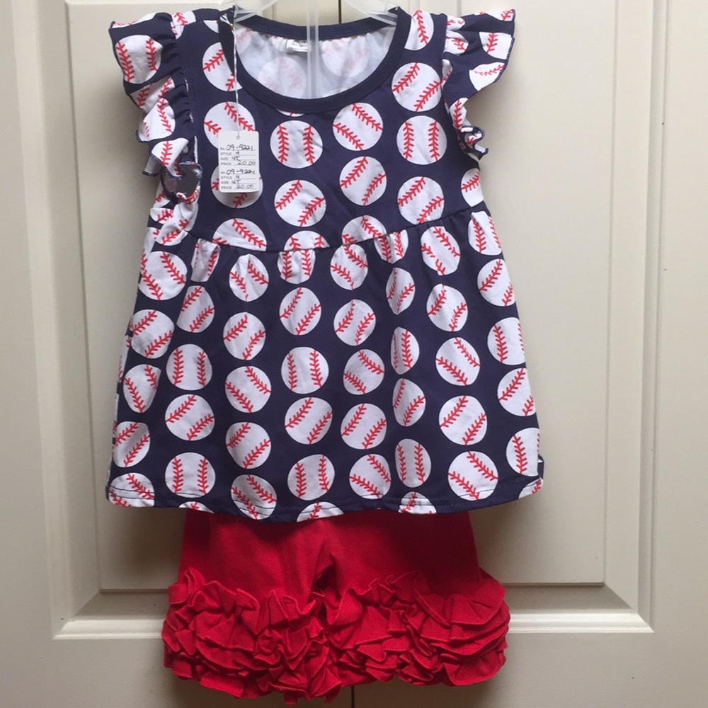 “Take me out to the ball game” outfit